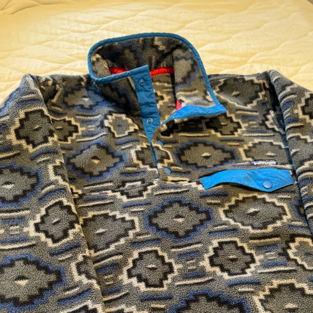 Patagonia Geometric Aztec Patterned Pullover - Picture 6 of 12